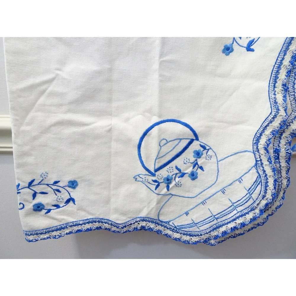 VTG White Linen Tablecloth Blue Teapot Floral Embroidery Crochet Trim Cottage